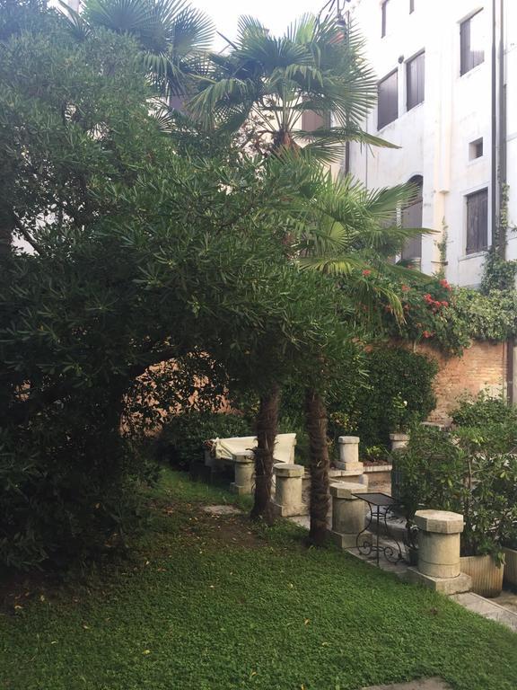 In A Lovely Garden Biennale Flat Венеція Екстер'єр фото